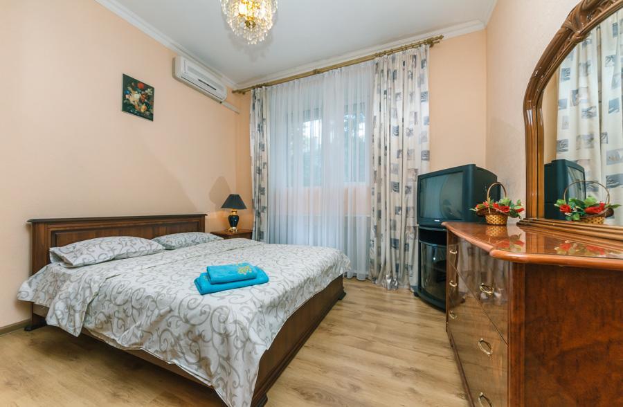 Two Bedroom Apartment On Liuteranska Street เคียฟ ภายนอก รูปภาพ