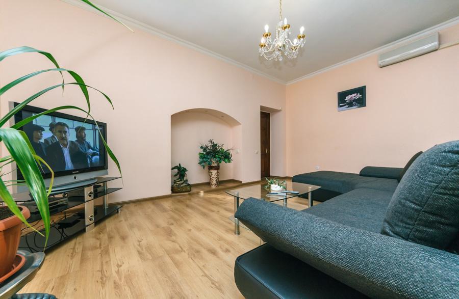 Two Bedroom Apartment On Liuteranska Street เคียฟ ภายนอก รูปภาพ